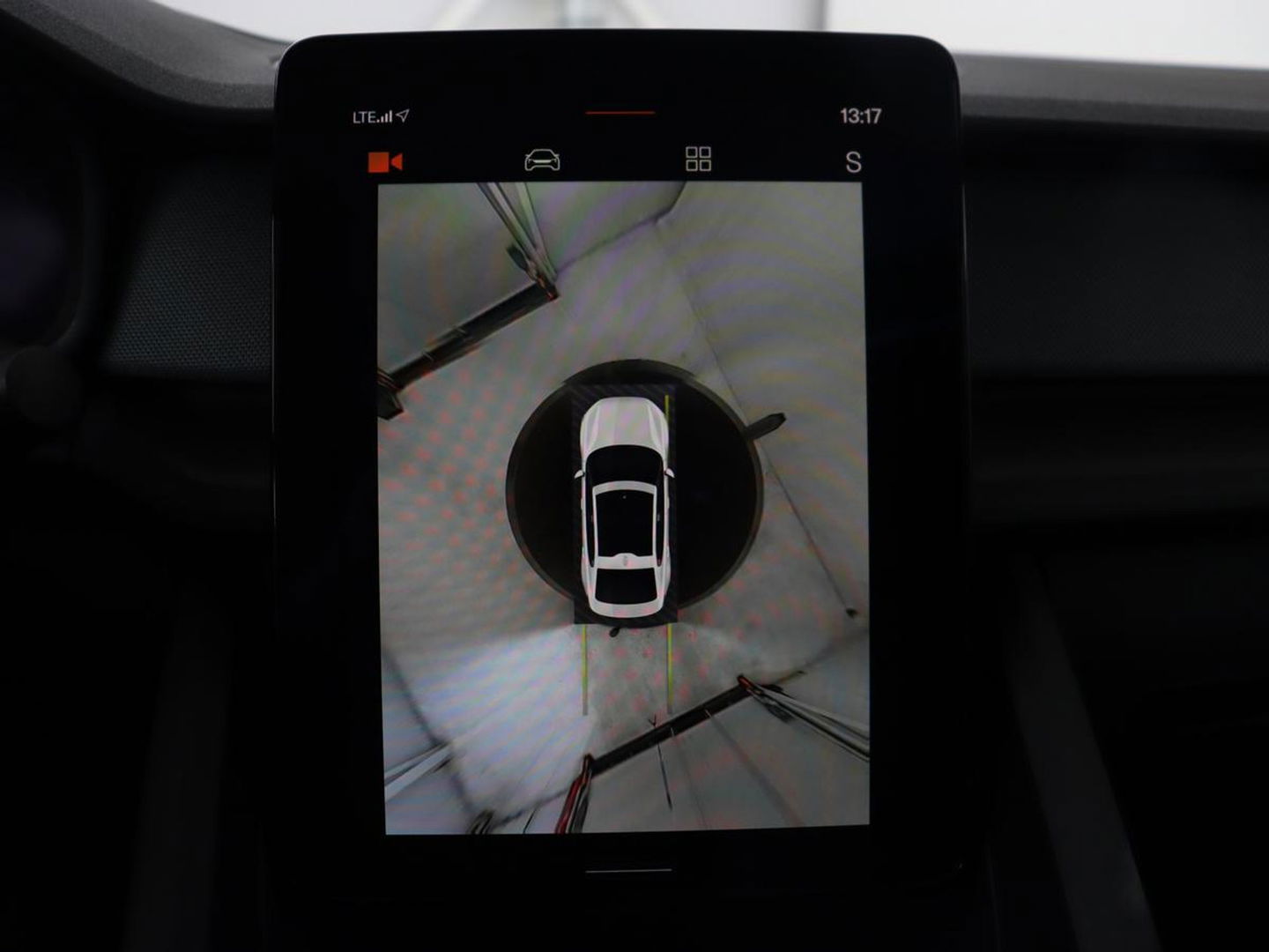 Polestar 2 Long Range Dual Motor Launch Edition 78kWh | Panoramadak | Trekhaak | 360 Camera | Achterbankverwarming | Adaptive cruise | Carplay | Camera | Stoelverwarming | Keyless