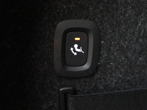 Polestar 2 Long Range Dual Motor Launch Edition 78kWh | Panoramadak | Trekhaak | 360 Camera | Achterbankverwarming | Adaptive cruise | Carplay | Camera | Stoelverwarming | Keyless