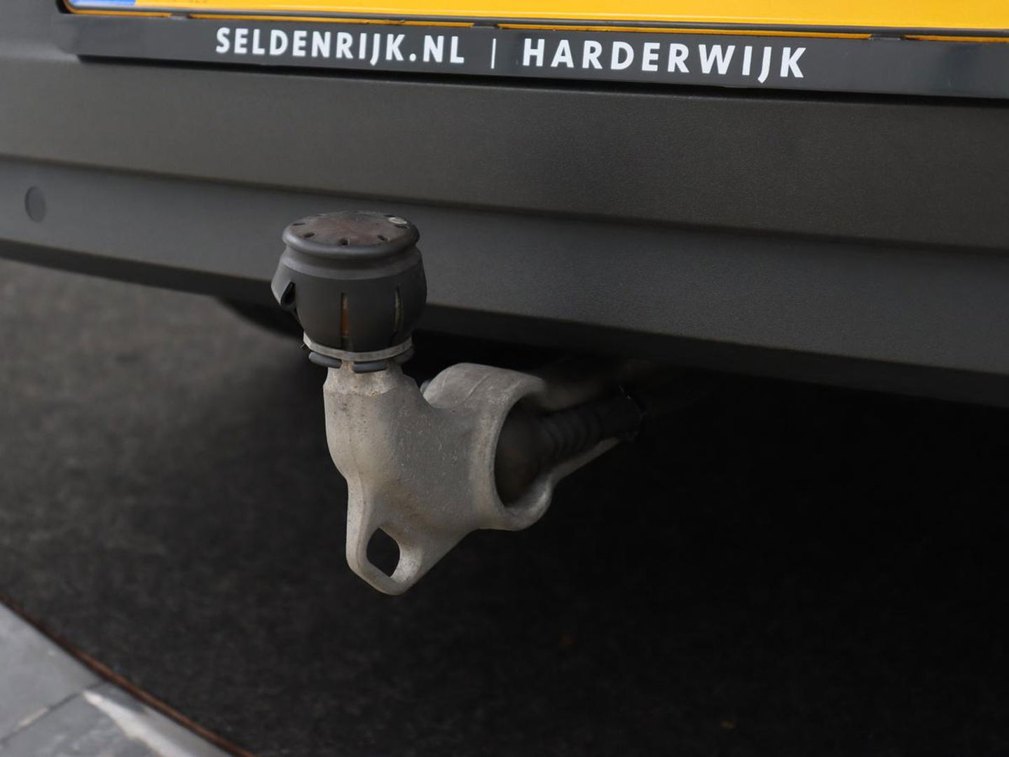 Polestar 2 Long Range Dual Motor Launch Edition 78kWh | Panoramadak | Trekhaak | 360 Camera | Achterbankverwarming | Adaptive cruise | Carplay | Camera | Stoelverwarming | Keyless