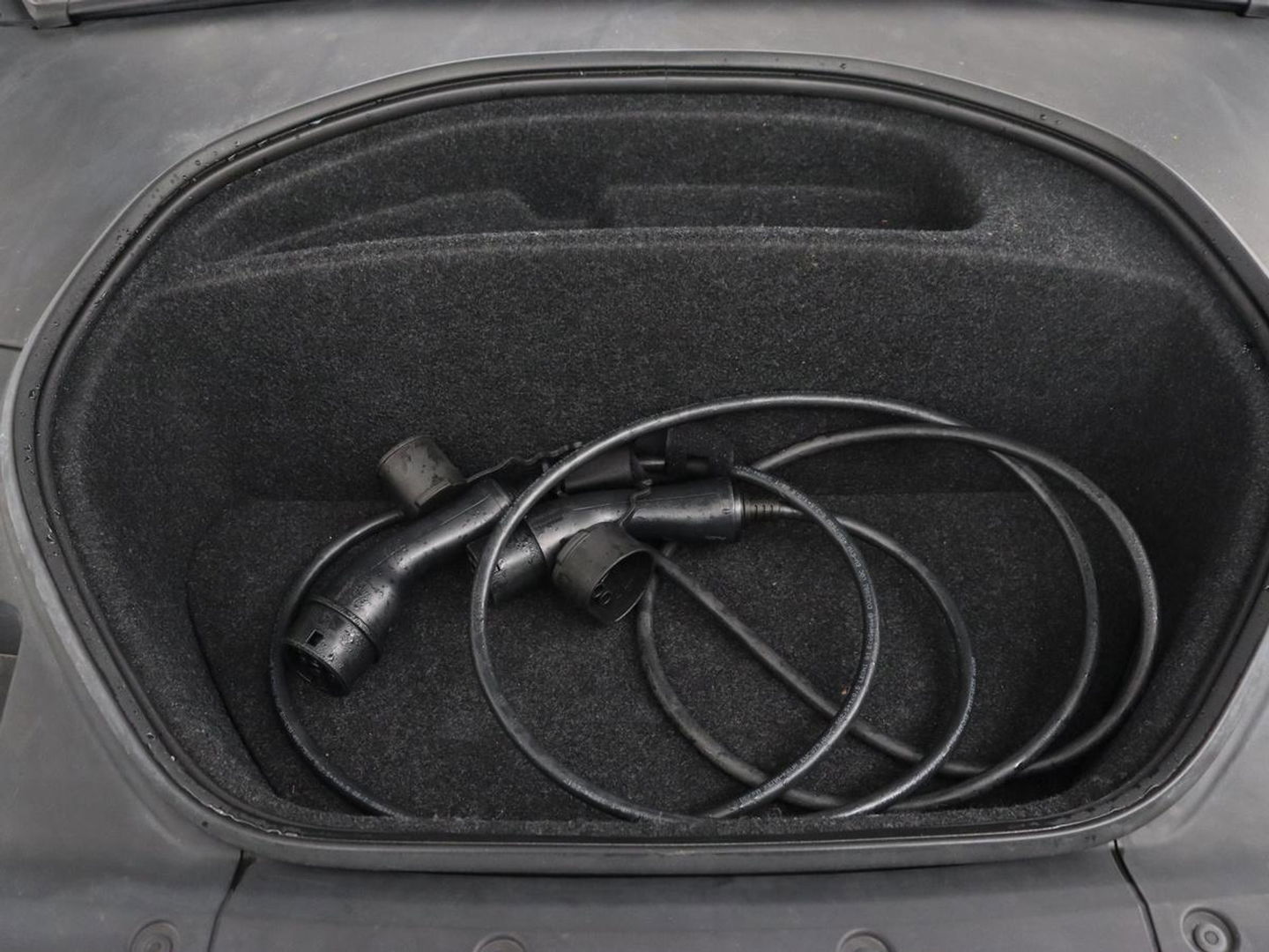 Polestar 2 Long Range Dual Motor Launch Edition 78kWh | Panoramadak | Trekhaak | 360 Camera | Achterbankverwarming | Adaptive cruise | Carplay | Camera | Stoelverwarming | Keyless