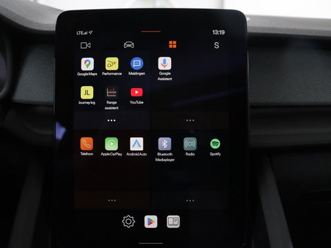 Polestar 2 Long Range Dual Motor Launch Edition 78kWh | Panoramadak | Trekhaak | 360 Camera | Achterbankverwarming | Adaptive cruise | Carplay | Camera | Stoelverwarming | Keyless