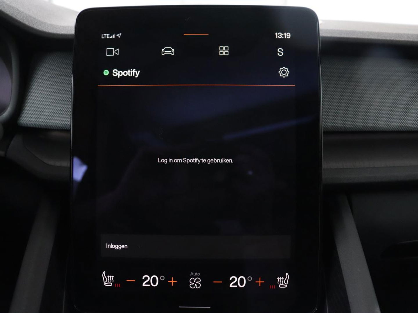 Polestar 2 Long Range Dual Motor Launch Edition 78kWh | Panoramadak | Trekhaak | 360 Camera | Achterbankverwarming | Adaptive cruise | Carplay | Camera | Stoelverwarming | Keyless