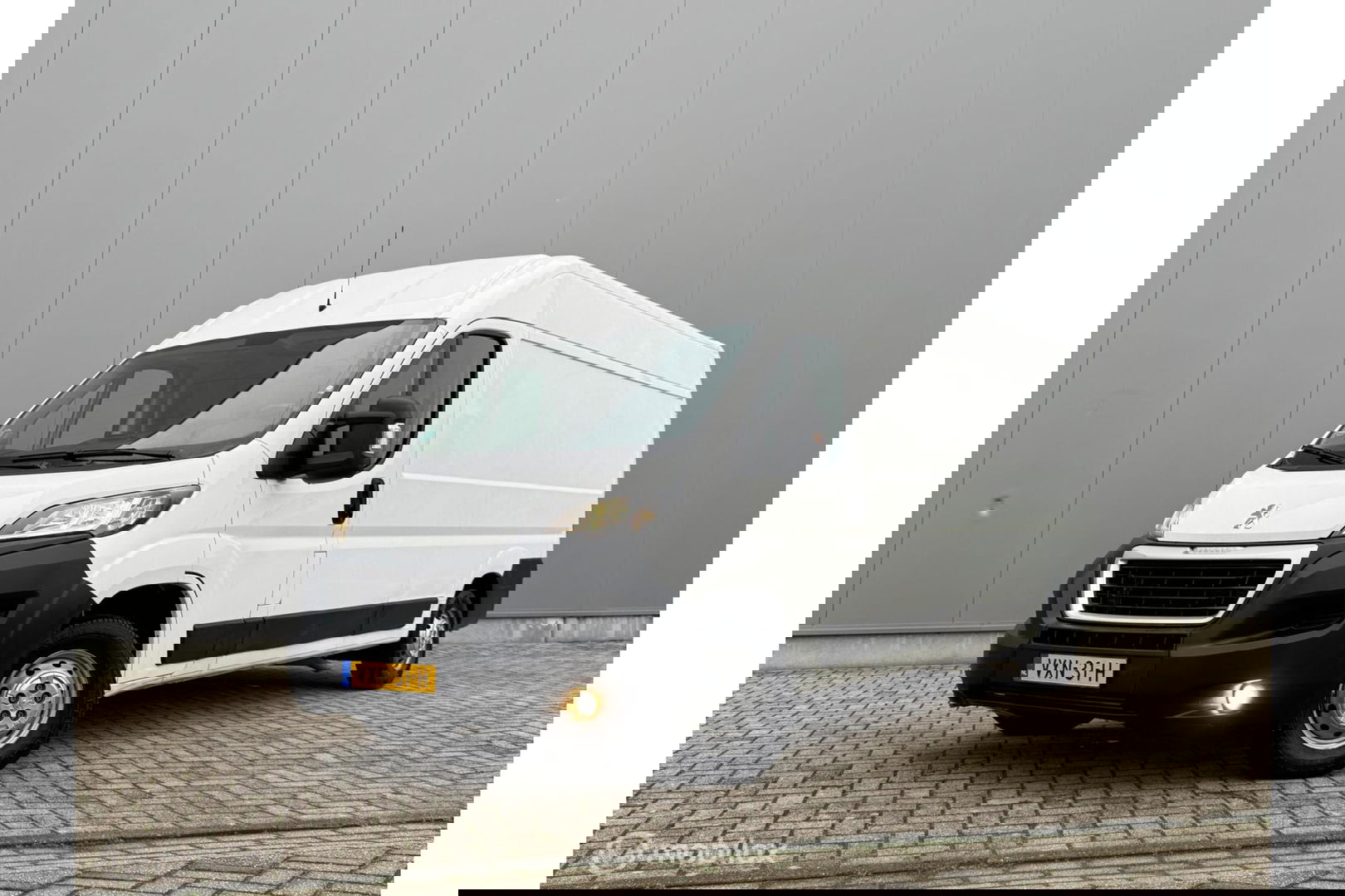 Peugeot Boxer Bestel 335 2.0 BlueHDI L3H2 Pro | Camera | Camper | Trekhaak | Airco | Cruise | Mistlampen |