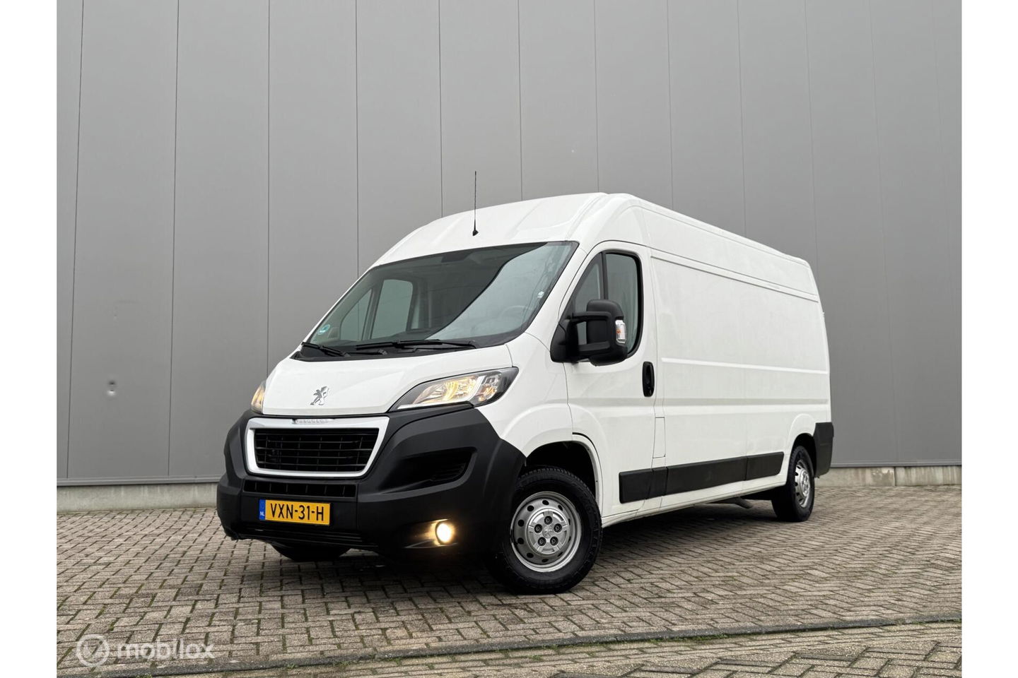 Peugeot Boxer Bestel 335 2.0 BlueHDI L3H2 Pro | Camera | Camper | Trekhaak | Airco | Cruise | Mistlampen |