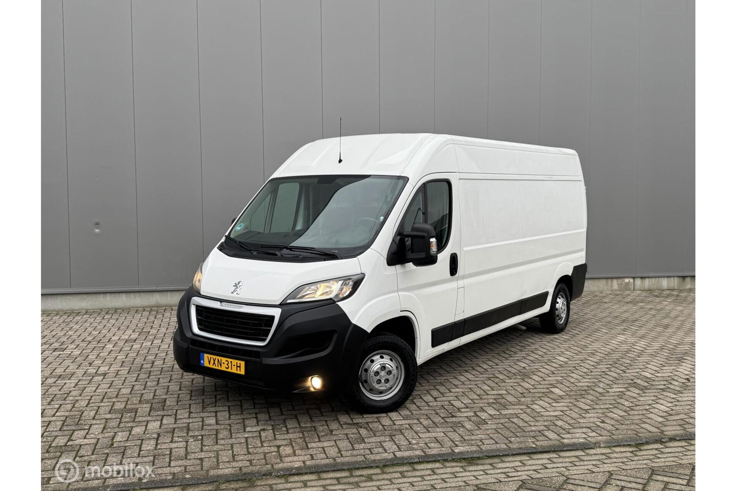 Peugeot Boxer Bestel 335 2.0 BlueHDI L3H2 Pro | Camera | Camper | Trekhaak | Airco | Cruise | Mistlampen |