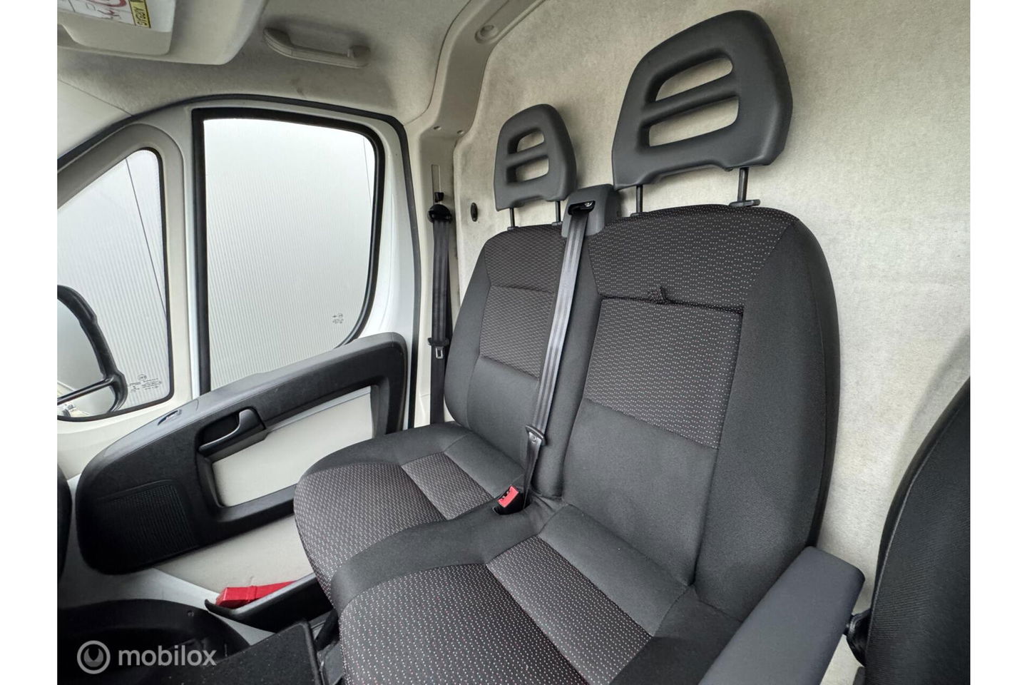 Peugeot Boxer Bestel 335 2.0 BlueHDI L3H2 Pro | Camera | Camper | Trekhaak | Airco | Cruise | Mistlampen |