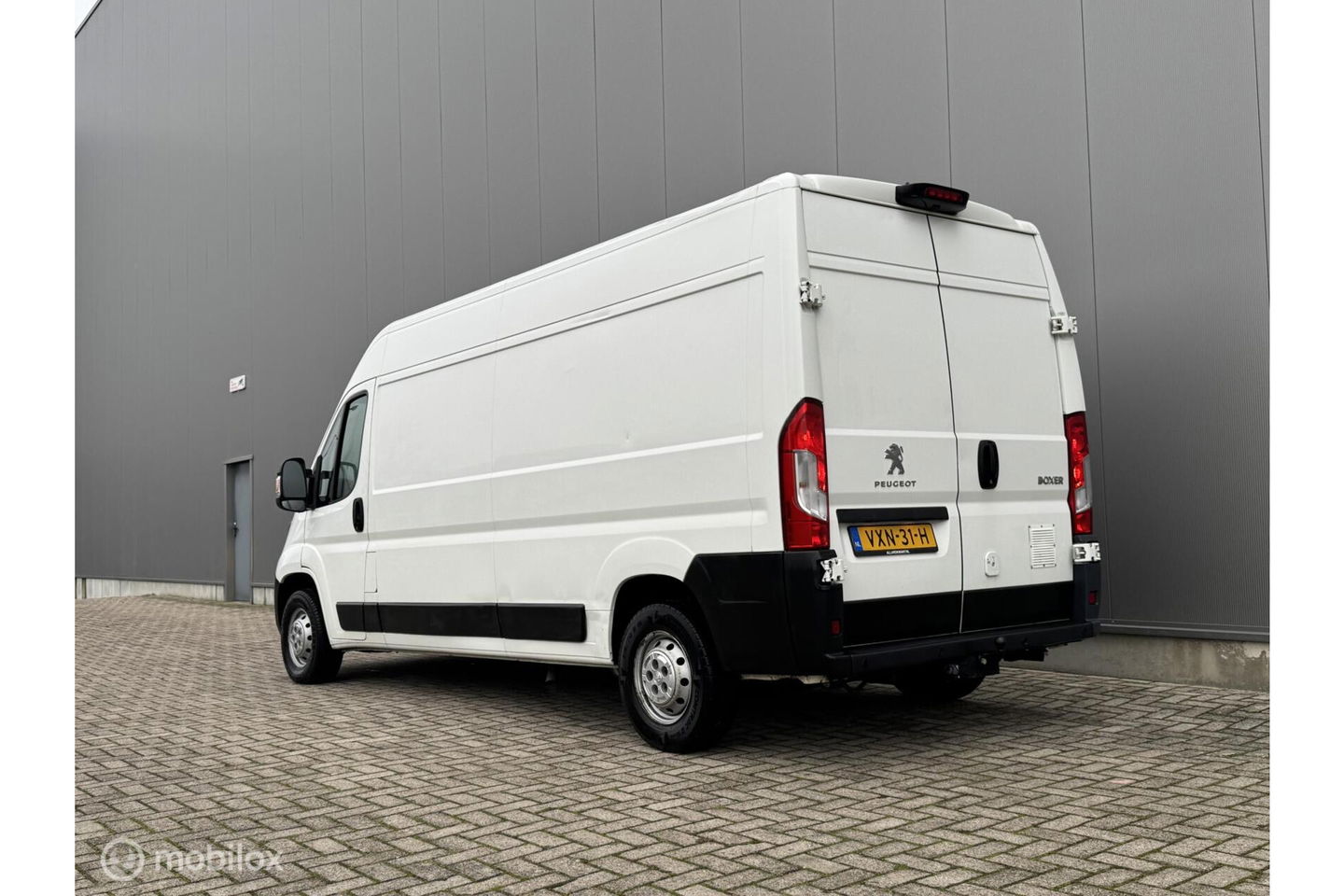 Peugeot Boxer Bestel 335 2.0 BlueHDI L3H2 Pro | Camera | Camper | Trekhaak | Airco | Cruise | Mistlampen |