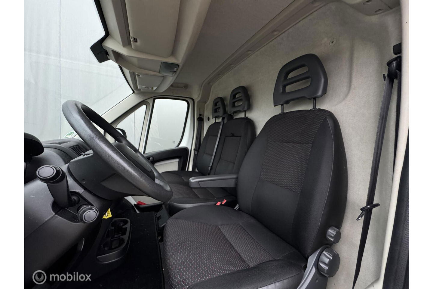 Peugeot Boxer Bestel 335 2.0 BlueHDI L3H2 Pro | Camera | Camper | Trekhaak | Airco | Cruise | Mistlampen |