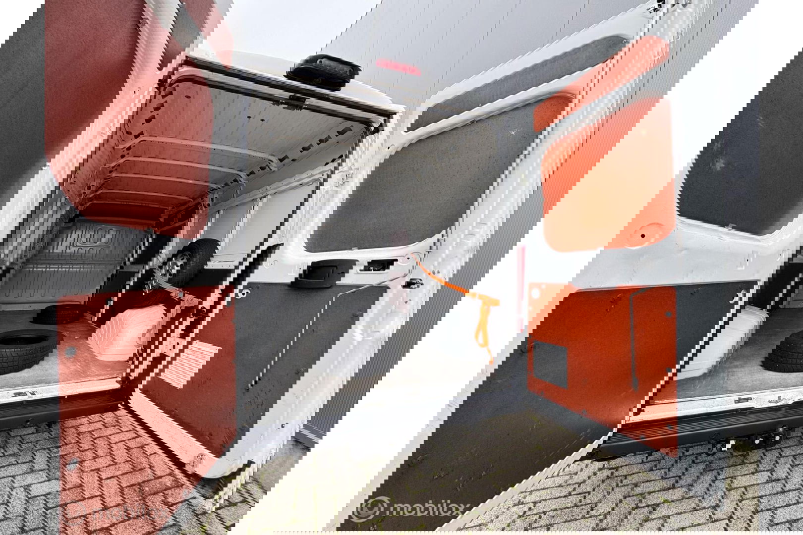 Peugeot Boxer Bestel 335 2.0 BlueHDI L3H2 Pro | Camera | Camper | Trekhaak | Airco | Cruise | Mistlampen |