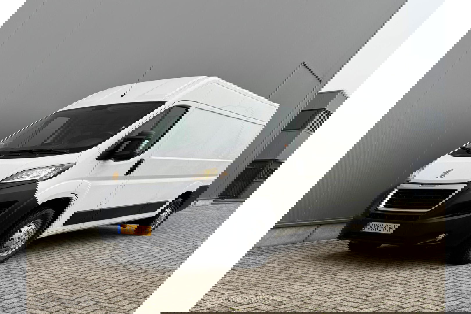 Peugeot Boxer Bestel 335 2.0 BlueHDI L3H2 Pro | Camera | Camper | Trekhaak | Airco | Cruise | Mistlampen |