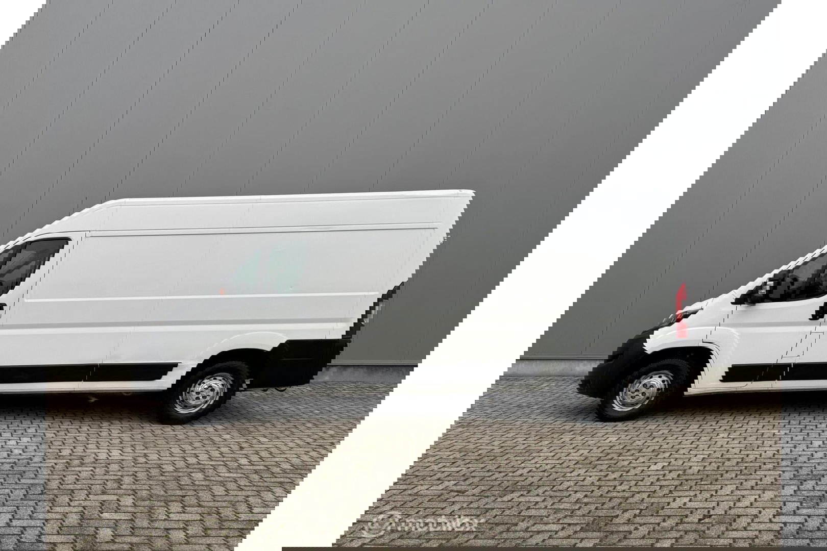 Peugeot Boxer Bestel 335 2.0 BlueHDI L3H2 Pro | Camera | Camper | Trekhaak | Airco | Cruise | Mistlampen |