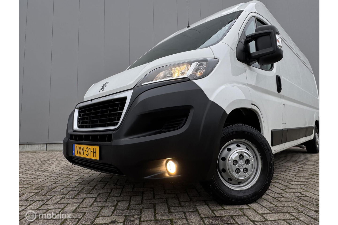 Peugeot Boxer Bestel 335 2.0 BlueHDI L3H2 Pro | Camera | Camper | Trekhaak | Airco | Cruise | Mistlampen |