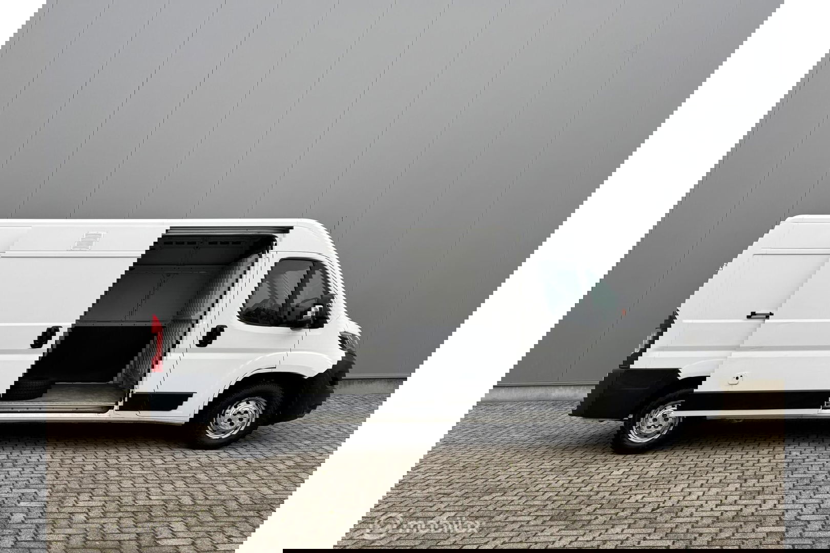 Peugeot Boxer Bestel 335 2.0 BlueHDI L3H2 Pro | Camera | Camper | Trekhaak | Airco | Cruise | Mistlampen |