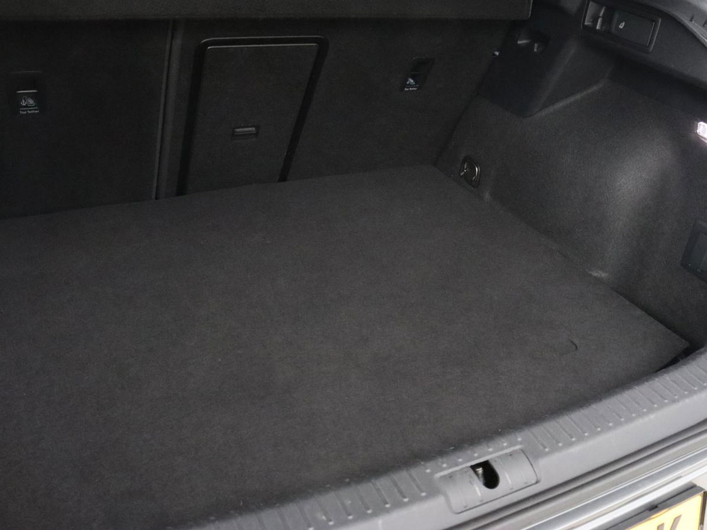 CUPRA Formentor 1.4 eHybrid VZ | 245pk | Trekhaak | Leder | Stoelverwarming | Camera | Carplay | Adaptive cruise | Memory | Keyless | 19'' | Full LED | Sportstoelen | PHEV | Plug In