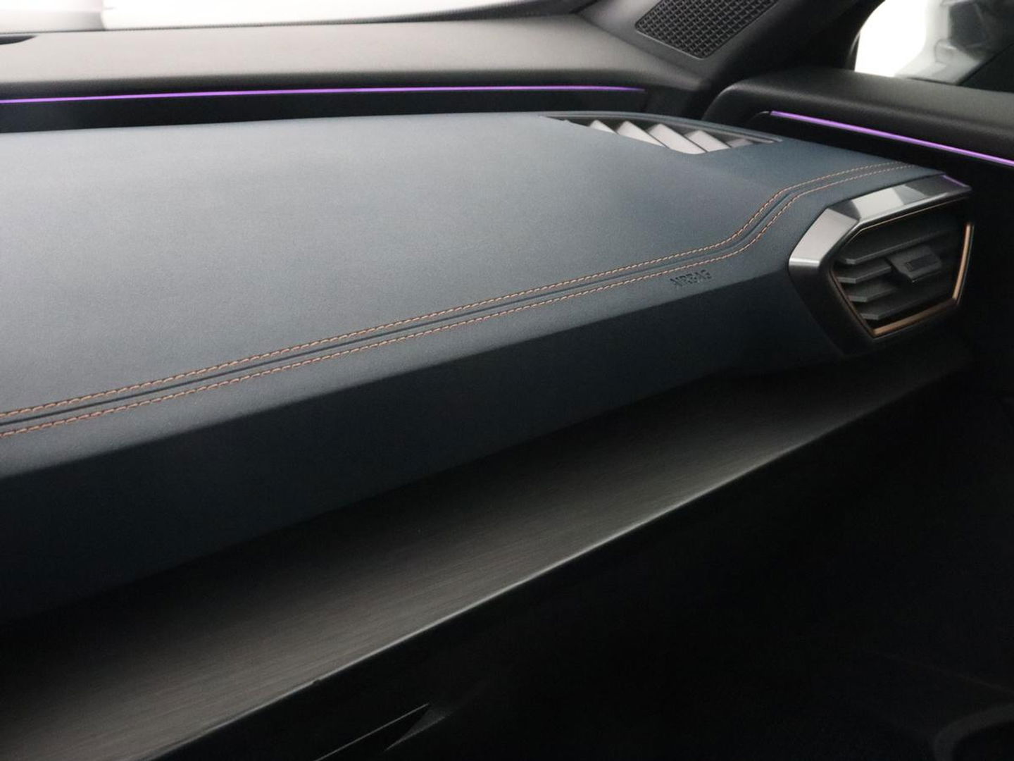 CUPRA Formentor 1.4 eHybrid VZ | 245pk | Trekhaak | Leder | Stoelverwarming | Camera | Carplay | Adaptive cruise | Memory | Keyless | 19'' | Full LED | Sportstoelen | PHEV | Plug In