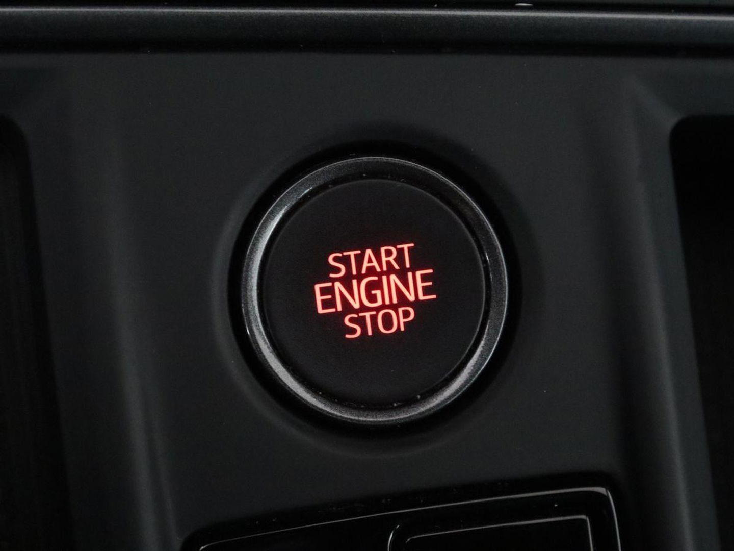 CUPRA Formentor 1.4 eHybrid VZ | 245pk | Trekhaak | Leder | Stoelverwarming | Camera | Carplay | Adaptive cruise | Memory | Keyless | 19'' | Full LED | Sportstoelen | PHEV | Plug In