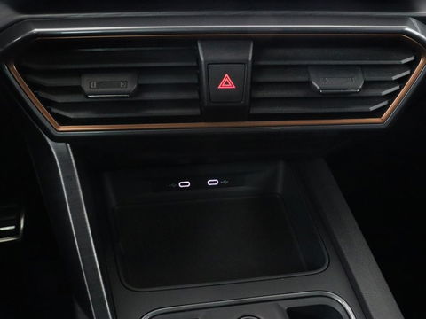 CUPRA Formentor 1.4 eHybrid VZ | 245pk | Trekhaak | Leder | Stoelverwarming | Camera | Carplay | Adaptive cruise | Memory | Keyless | 19'' | Full LED | Sportstoelen | PHEV | Plug In