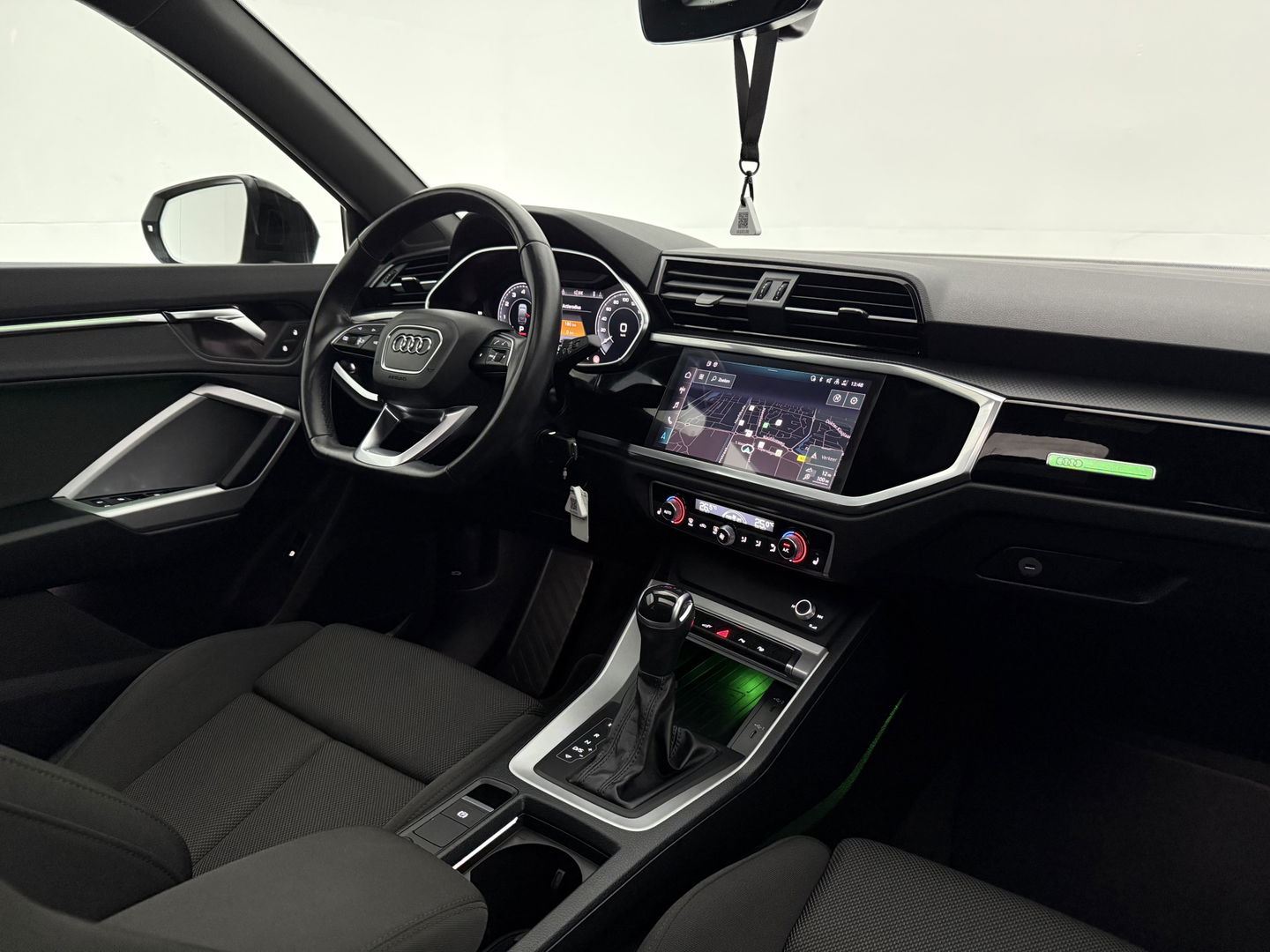 Audi Q3 45 TFSI e Sportback S-Line | SOH 96% | Pano | Camera | Virtual | Sfeer | Stoelverw. | Cruise | Navi