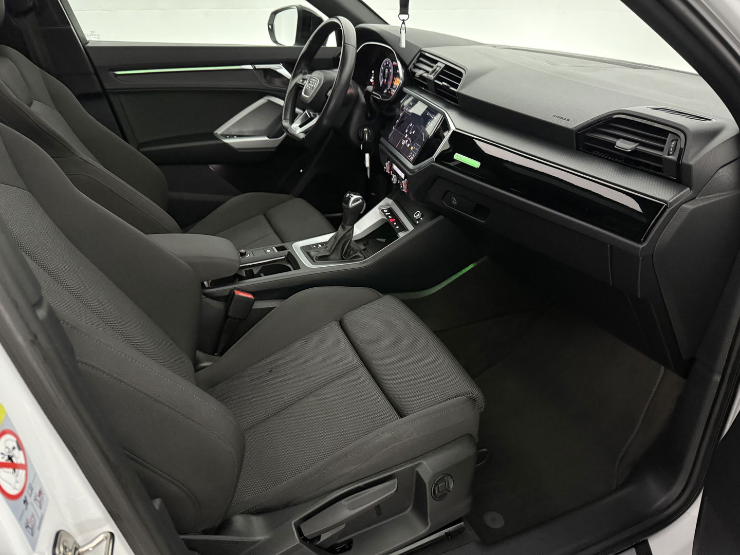 Audi Q3 45 TFSI e Sportback S-Line | SOH 96% | Pano | Camera | Virtual | Sfeer | Stoelverw. | Cruise | Navi