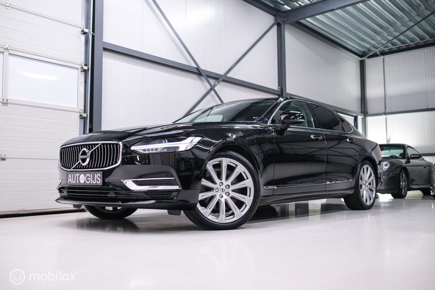 Volvo S90 2.0 T8 AWD Inscription | Luchtvering | B&W audio | Stoelkoeling | Trekhaak | NL auto NAP | 20 inch | Massage | rijklaar |