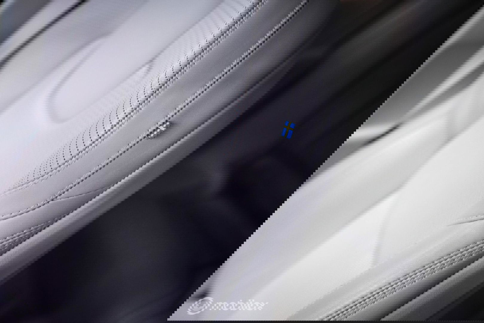 Volvo S90 2.0 T8 AWD Inscription | Luchtvering | B&W audio | Stoelkoeling | Trekhaak | NL auto NAP | 20 inch | Massage | rijklaar |