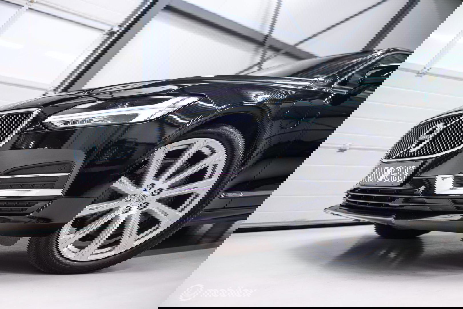 Volvo S90 2.0 T8 AWD Inscription | Luchtvering | B&W audio | Stoelkoeling | Trekhaak | NL auto NAP | 20 inch | Massage | rijklaar |