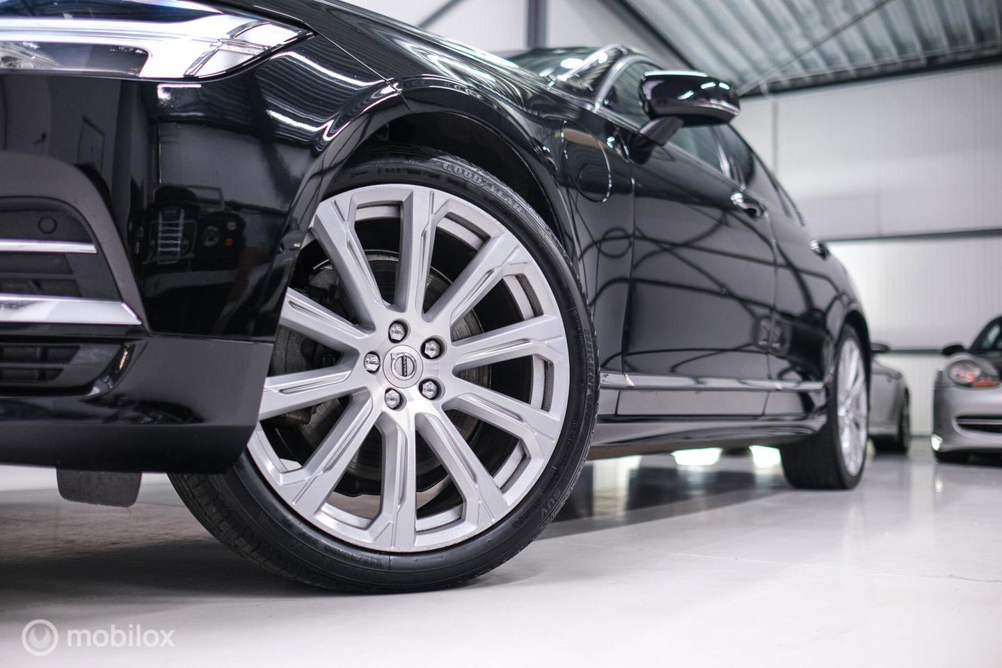 Volvo S90 2.0 T8 AWD Inscription | Luchtvering | B&W audio | Stoelkoeling | Trekhaak | NL auto NAP | 20 inch | Massage | rijklaar |