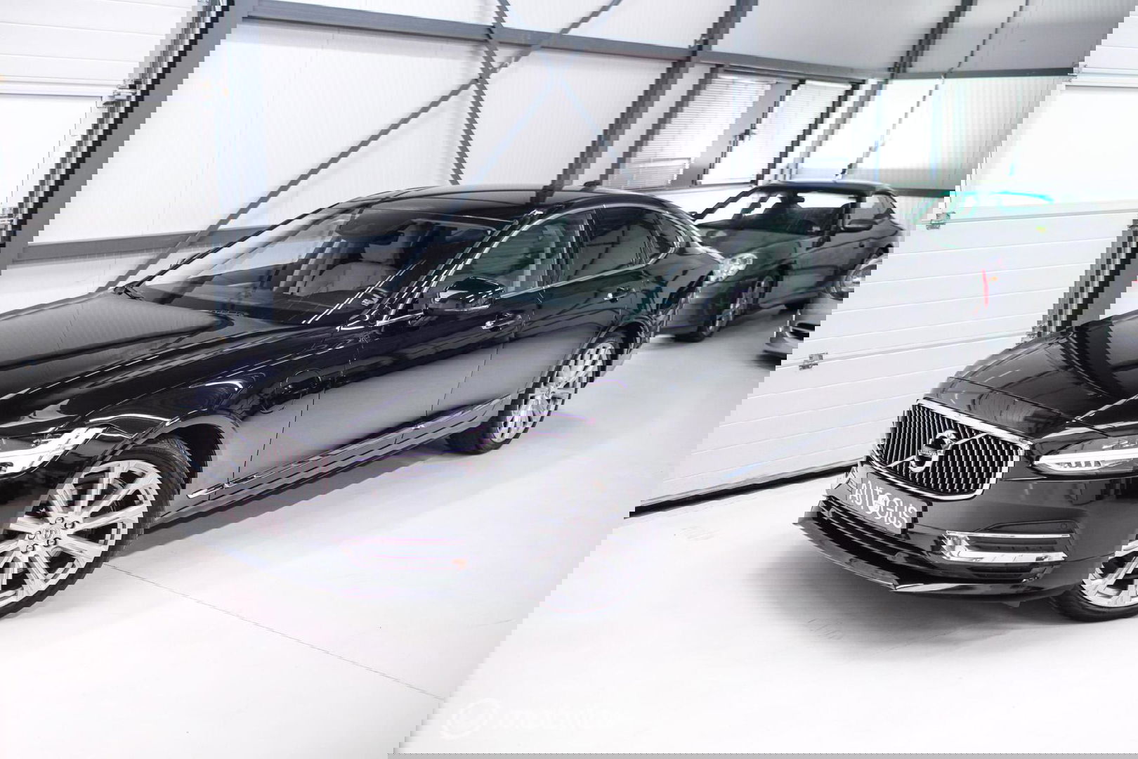 Volvo S90 2.0 T8 AWD Inscription | Luchtvering | B&W audio | Stoelkoeling | Trekhaak | NL auto NAP | 20 inch | Massage | rijklaar |