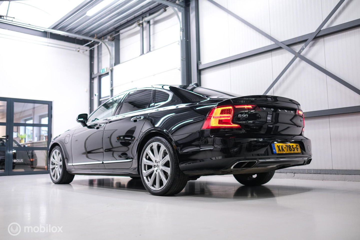 Volvo S90 2.0 T8 AWD Inscription | Luchtvering | B&W audio | Stoelkoeling | Trekhaak | NL auto NAP | 20 inch | Massage | rijklaar |