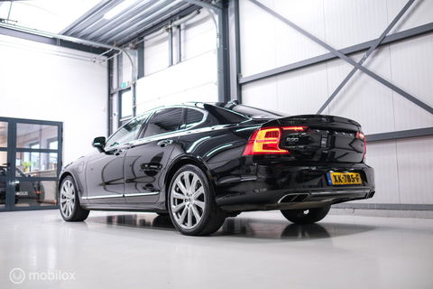 Volvo S90 2.0 T8 AWD Inscription | Luchtvering | B&W audio | Stoelkoeling | Trekhaak | NL auto NAP | 20 inch | Massage | rijklaar |