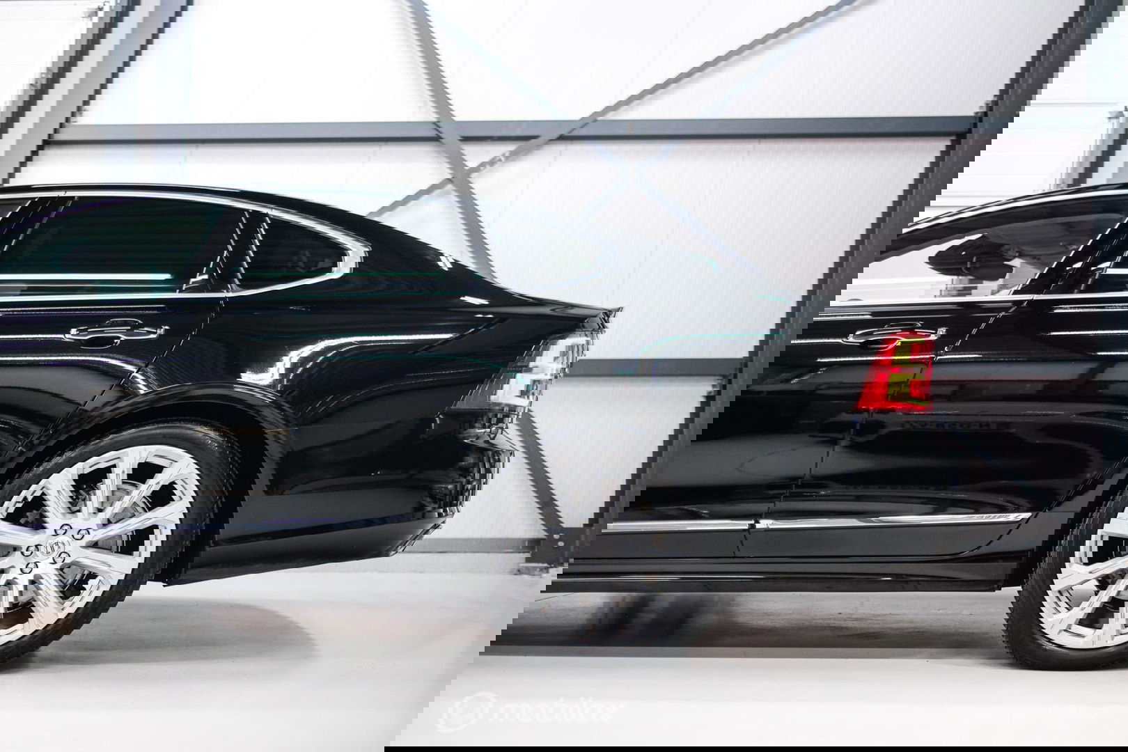 Volvo S90 2.0 T8 AWD Inscription | Luchtvering | B&W audio | Stoelkoeling | Trekhaak | NL auto NAP | 20 inch | Massage | rijklaar |