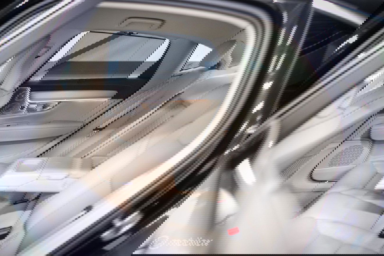 Volvo S90 2.0 T8 AWD Inscription | Luchtvering | B&W audio | Stoelkoeling | Trekhaak | NL auto NAP | 20 inch | Massage | rijklaar |