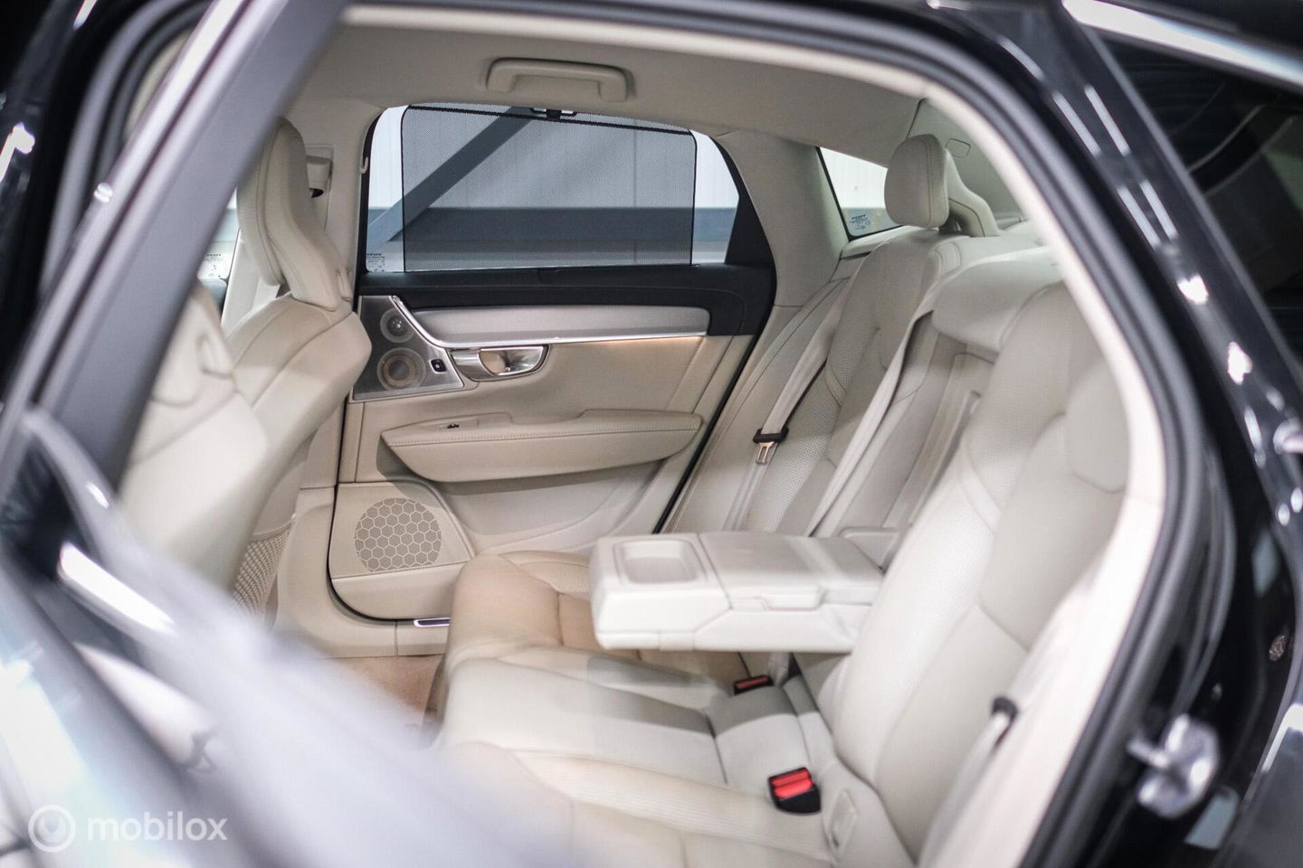 Volvo S90 2.0 T8 AWD Inscription | Luchtvering | B&W audio | Stoelkoeling | Trekhaak | NL auto NAP | 20 inch | Massage | rijklaar |