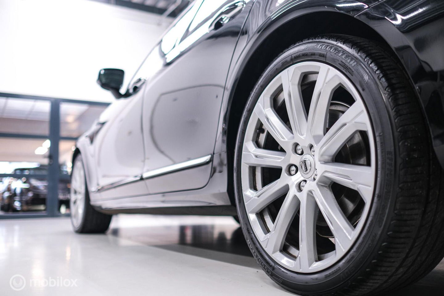 Volvo S90 2.0 T8 AWD Inscription | Luchtvering | B&W audio | Stoelkoeling | Trekhaak | NL auto NAP | 20 inch | Massage | rijklaar |