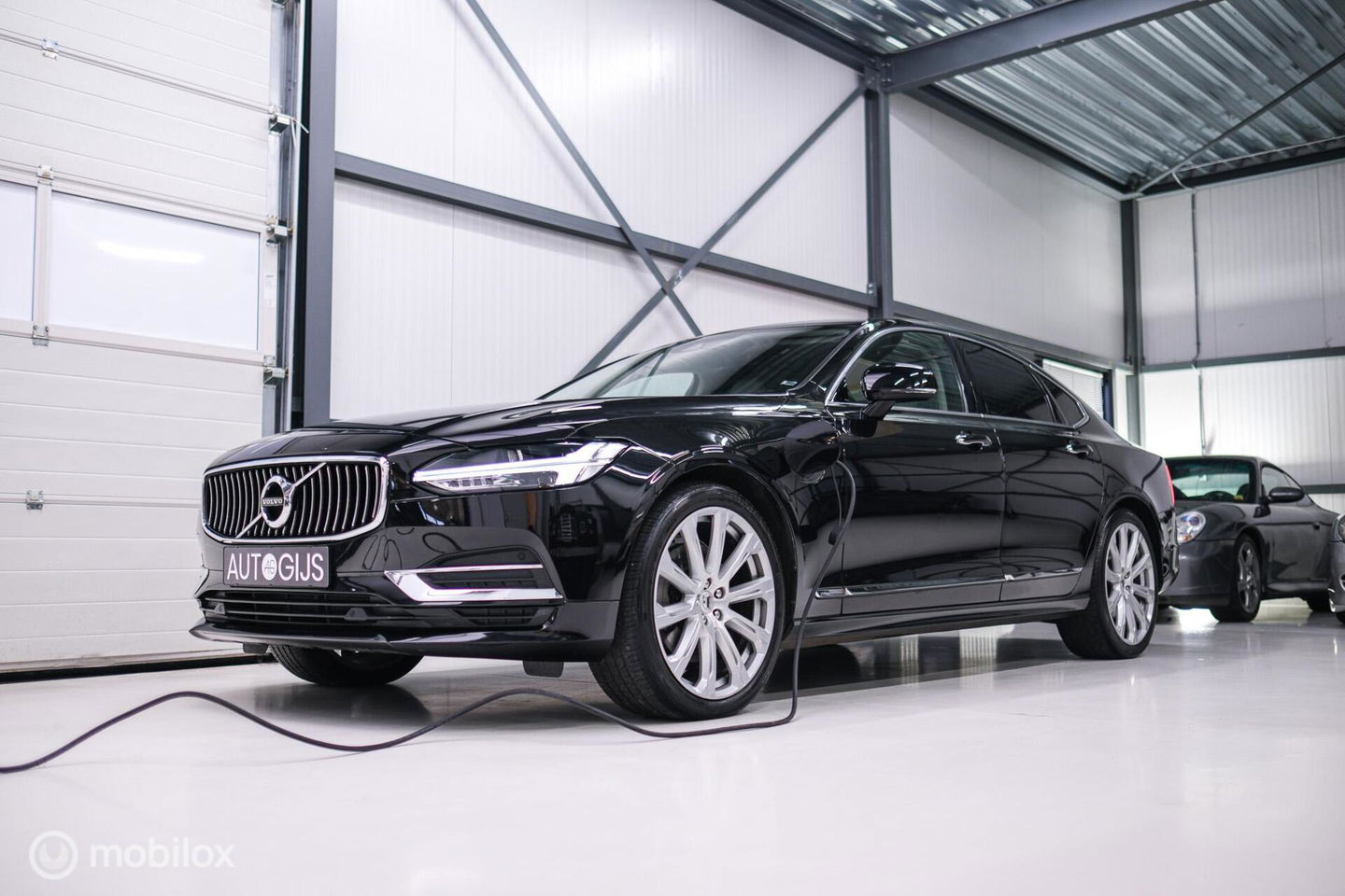 Volvo S90 2.0 T8 AWD Inscription | Luchtvering | B&W audio | Stoelkoeling | Trekhaak | NL auto NAP | 20 inch | Massage | rijklaar |