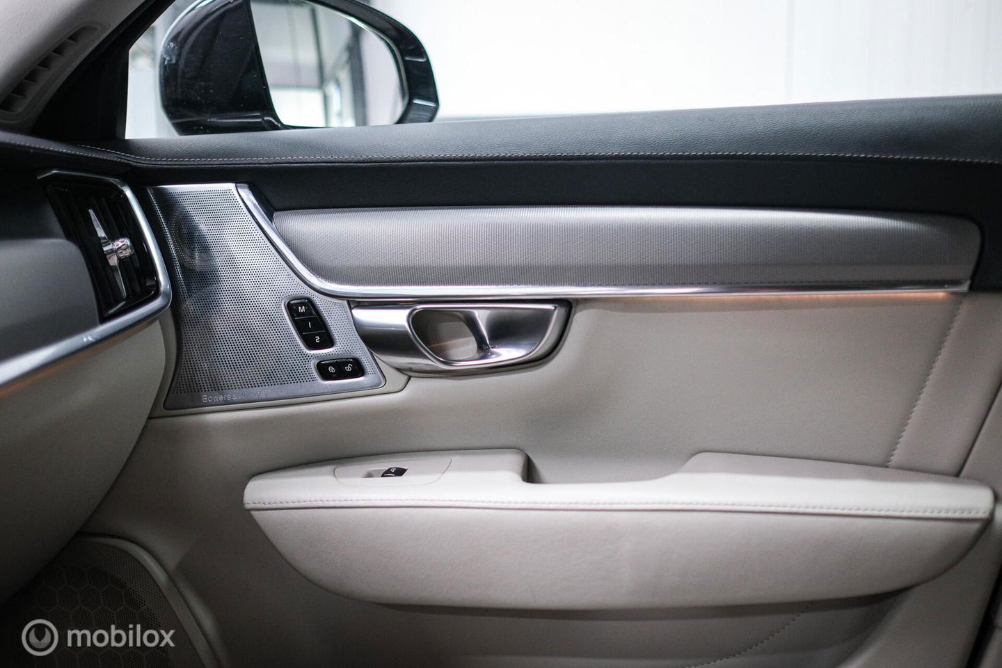 Volvo S90 2.0 T8 AWD Inscription | Luchtvering | B&W audio | Stoelkoeling | Trekhaak | NL auto NAP | 20 inch | Massage | rijklaar |