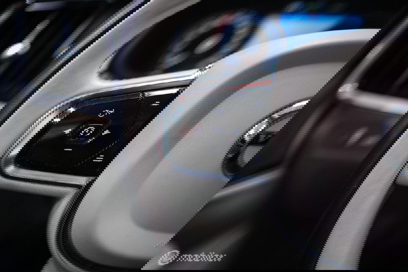 Volvo S90 2.0 T8 AWD Inscription | Luchtvering | B&W audio | Stoelkoeling | Trekhaak | NL auto NAP | 20 inch | Massage | rijklaar |