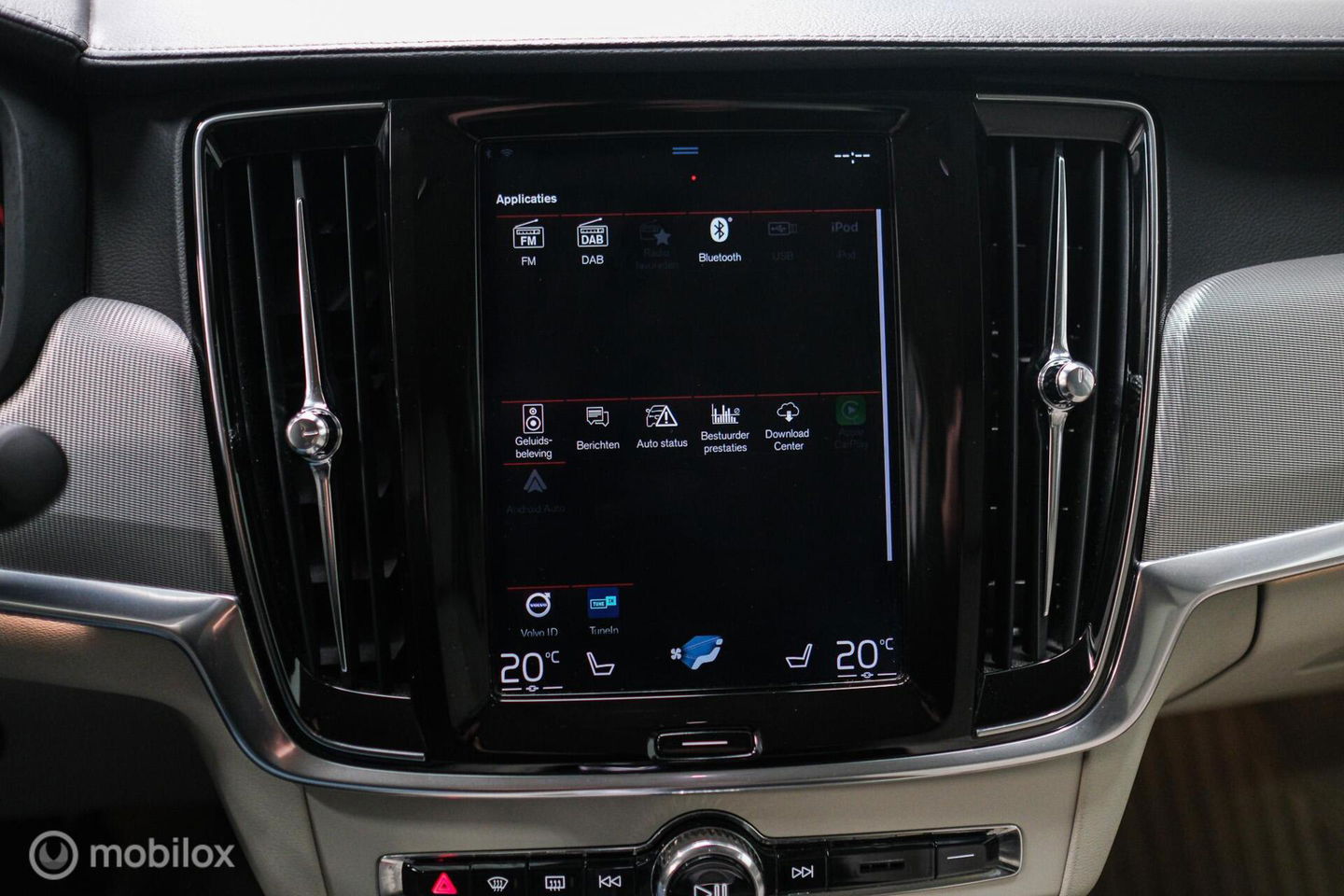 Volvo S90 2.0 T8 AWD Inscription | Luchtvering | B&W audio | Stoelkoeling | Trekhaak | NL auto NAP | 20 inch | Massage | rijklaar |