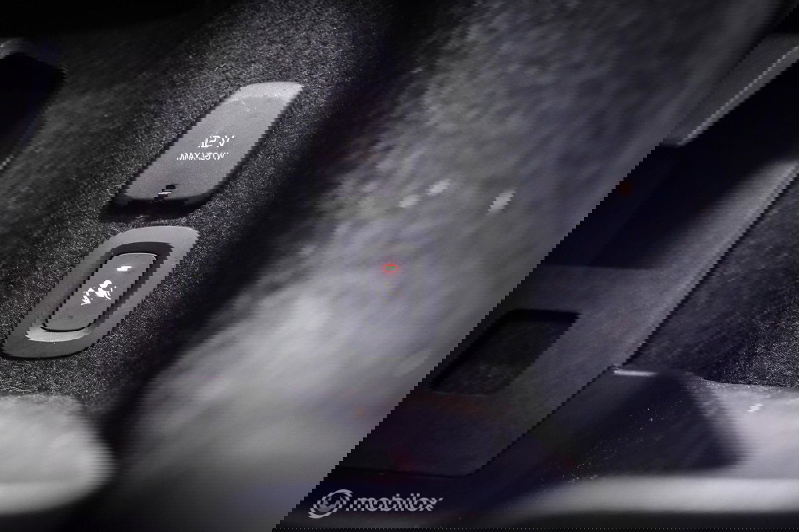 Volvo S90 2.0 T8 AWD Inscription | Luchtvering | B&W audio | Stoelkoeling | Trekhaak | NL auto NAP | 20 inch | Massage | rijklaar |