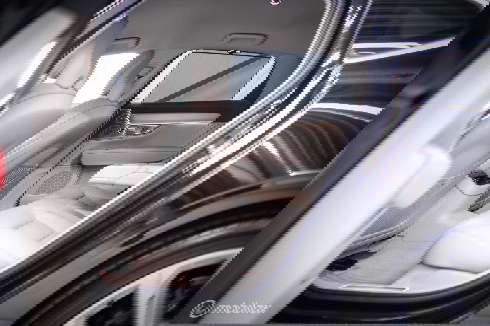 Volvo S90 2.0 T8 AWD Inscription | Luchtvering | B&W audio | Stoelkoeling | Trekhaak | NL auto NAP | 20 inch | Massage | rijklaar |