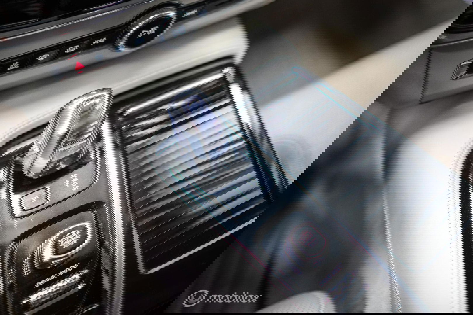 Volvo S90 2.0 T8 AWD Inscription | Luchtvering | B&W audio | Stoelkoeling | Trekhaak | NL auto NAP | 20 inch | Massage | rijklaar |