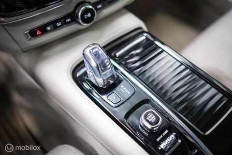 Volvo S90 2.0 T8 AWD Inscription | Luchtvering | B&W audio | Stoelkoeling | Trekhaak | NL auto NAP | 20 inch | Massage | rijklaar |