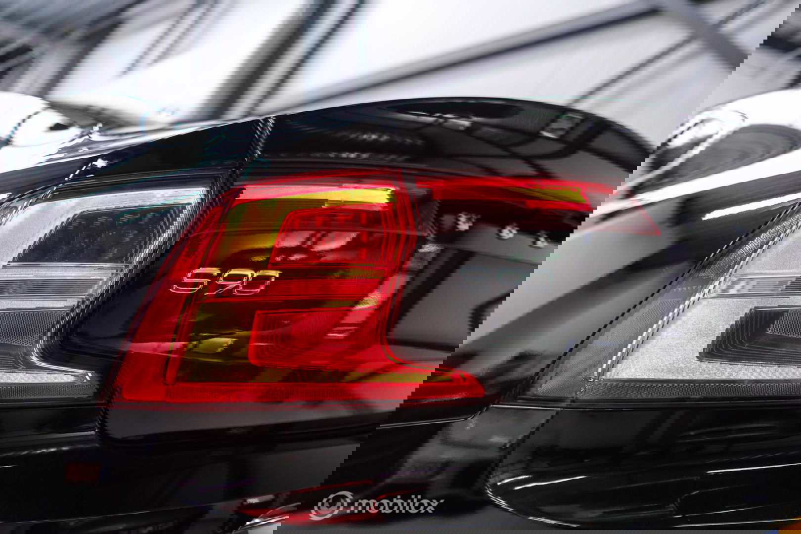 Volvo S90 2.0 T8 AWD Inscription | Luchtvering | B&W audio | Stoelkoeling | Trekhaak | NL auto NAP | 20 inch | Massage | rijklaar |