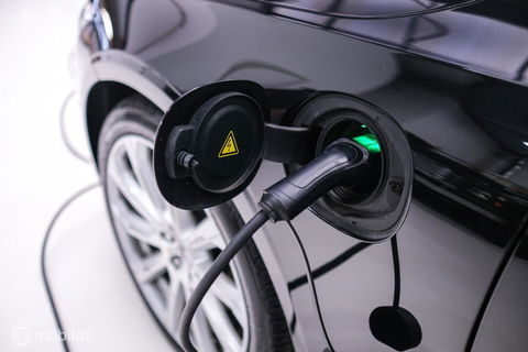 Volvo S90 2.0 T8 AWD Inscription | Luchtvering | B&W audio | Stoelkoeling | Trekhaak | NL auto NAP | 20 inch | Massage | rijklaar |