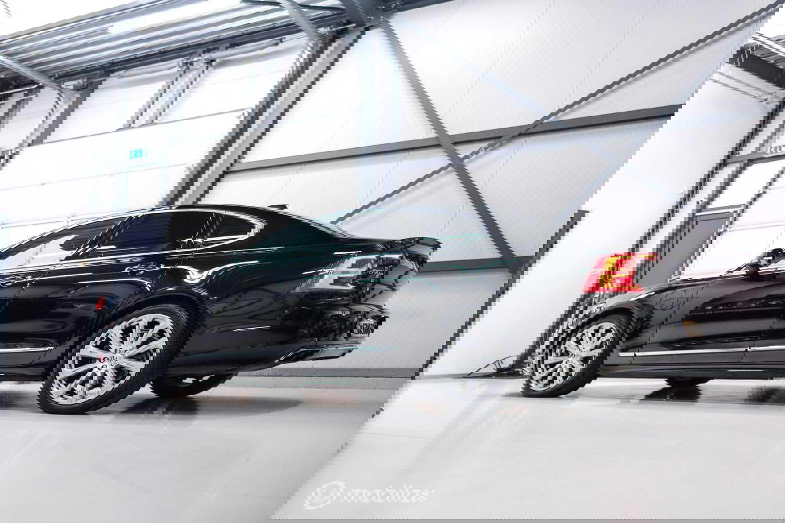 Volvo S90 2.0 T8 AWD Inscription | Luchtvering | B&W audio | Stoelkoeling | Trekhaak | NL auto NAP | 20 inch | Massage | rijklaar |