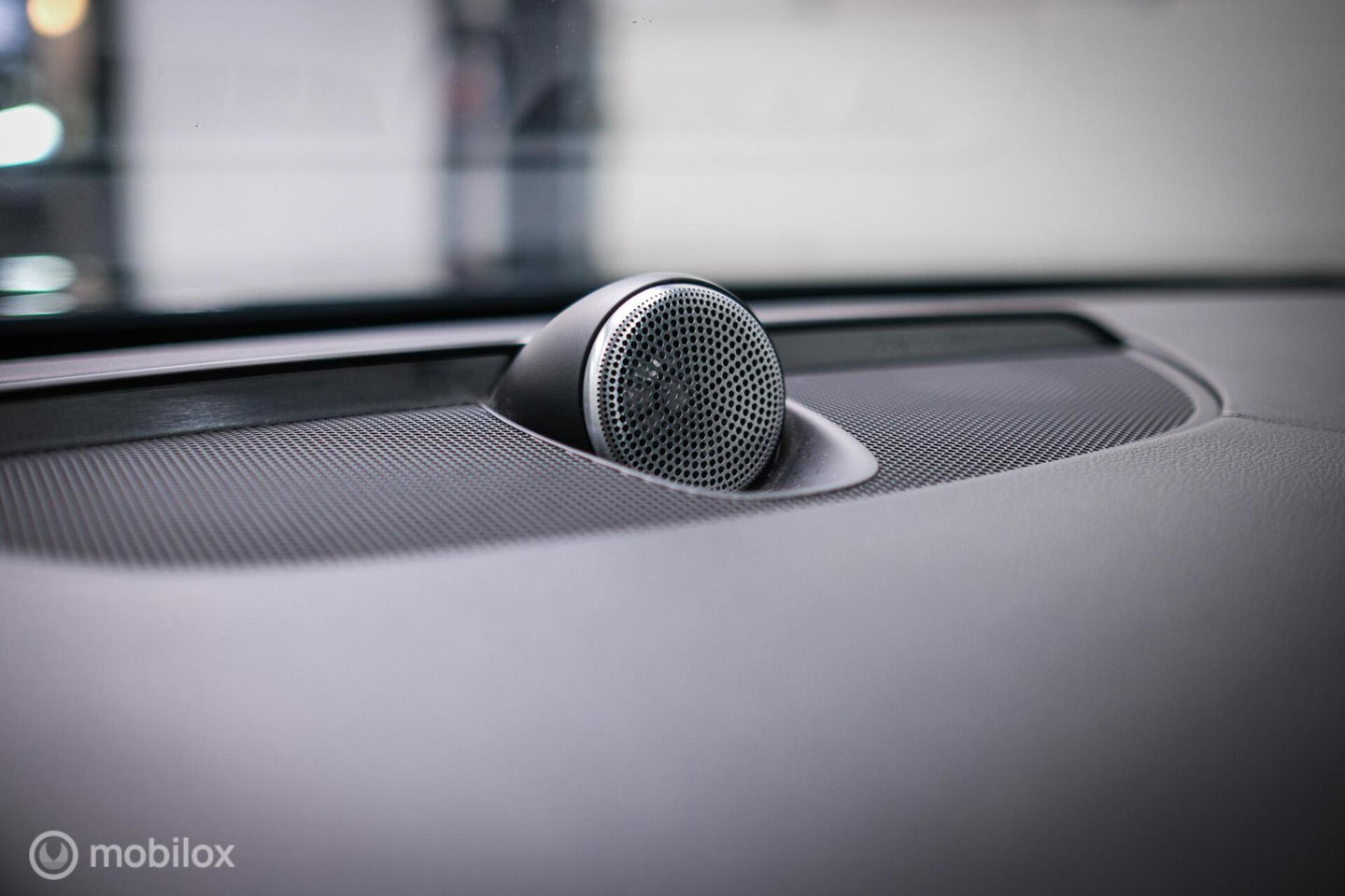 Volvo S90 2.0 T8 AWD Inscription | Luchtvering | B&W audio | Stoelkoeling | Trekhaak | NL auto NAP | 20 inch | Massage | rijklaar |