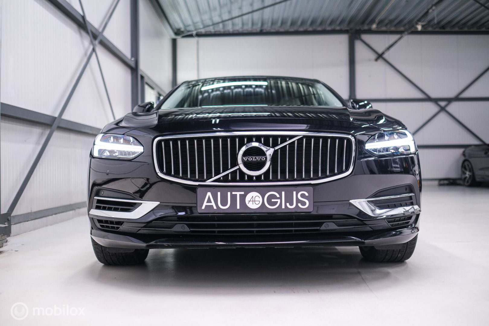 Volvo S90 2.0 T8 AWD Inscription | Luchtvering | B&W audio | Stoelkoeling | Trekhaak | NL auto NAP | 20 inch | Massage | rijklaar |