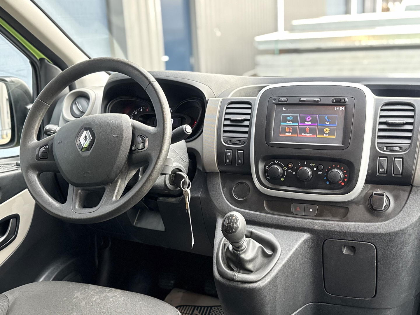 Renault Trafic 1.6 dCi T29 L2H1 DC Comfort Energy DUBBEL CABINE / AIRCO / CRUISE CONTROLE / NAVI / TREKHAAK