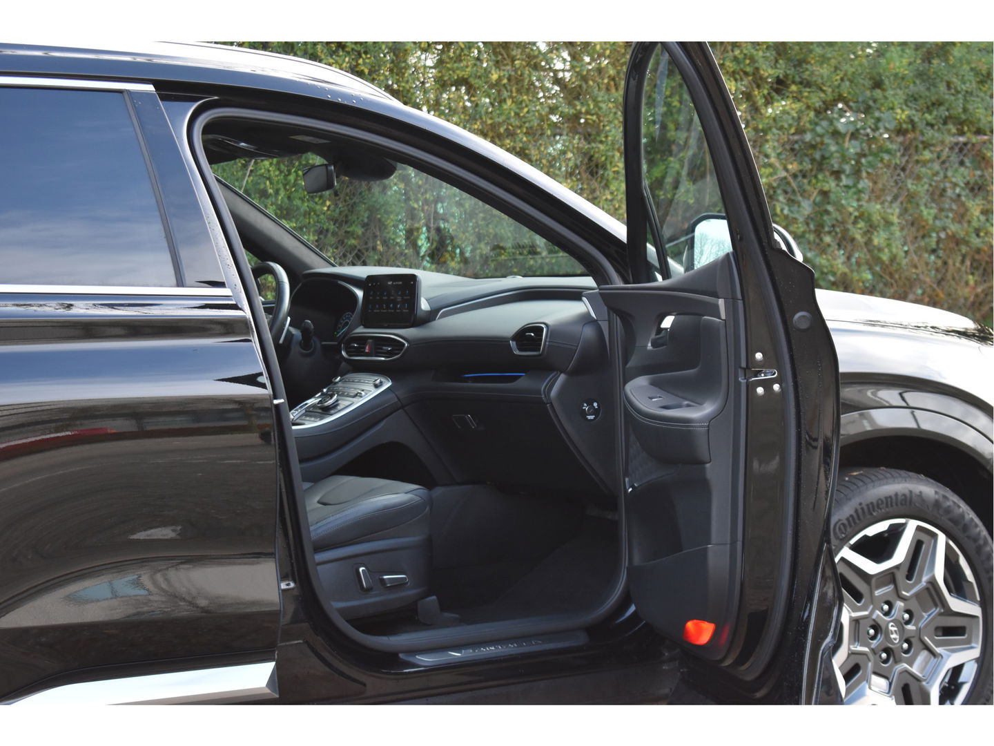 Hyundai Santa Fe 1.6 T-GDI PHEV Premium Plus Sky 265 pk | Zeer vol | Afn.trekhaak | Pano.dak | Keyless | HUD | Leder | Stoelventilatie | 360 gr.camera | Historie