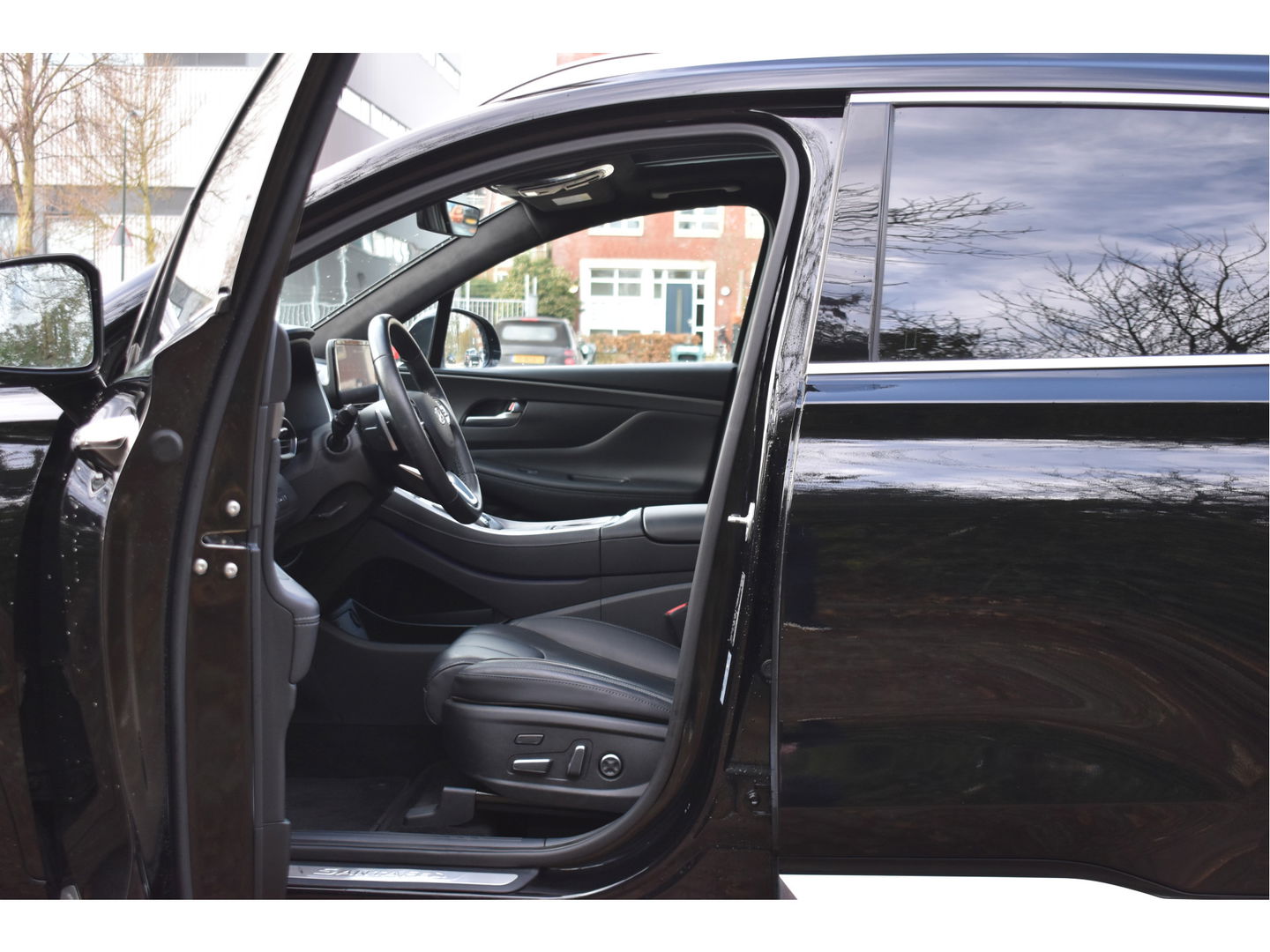 Hyundai Santa Fe 1.6 T-GDI PHEV Premium Plus Sky 265 pk | Zeer vol | Afn.trekhaak | Pano.dak | Keyless | HUD | Leder | Stoelventilatie | 360 gr.camera | Historie